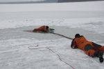 Pokaz technik ratowania tonących pod lodem